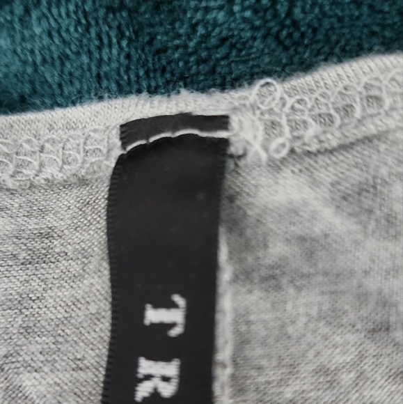 Beach Please Tank Top Size Medium - Picture 3 of 3